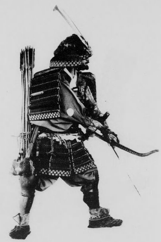 鎌倉時代武士甲胃姿