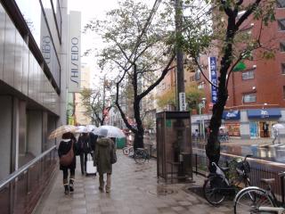 雨の日暮里