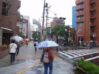 雨の日暮里繊維街