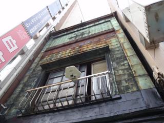 銅板で覆った家１