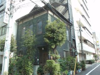 銅板で覆った家４