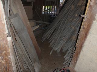 牛小屋内部