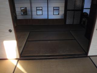 畳表替え前の座敷
