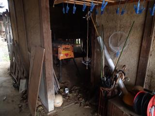牛小屋の入り口
