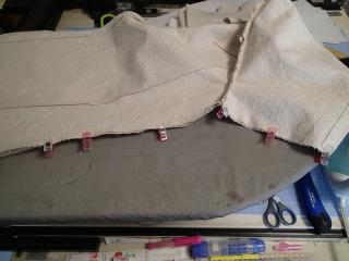 自作服の脇を縫う
