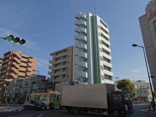 山谷の簡易宿泊所