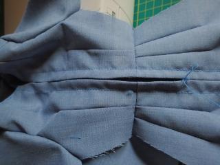 ミシン糸をほどく