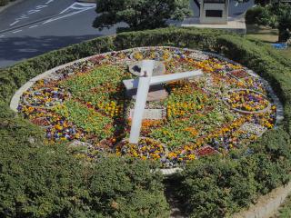 倉敷駅前の花時計