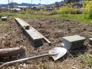 小屋の基礎作り