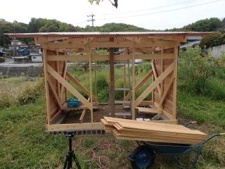 小屋の壁作り