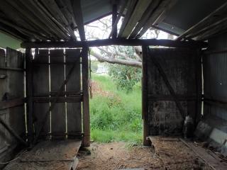片付けた小屋