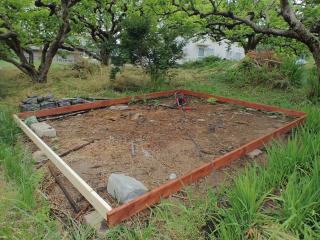 基礎石の調整